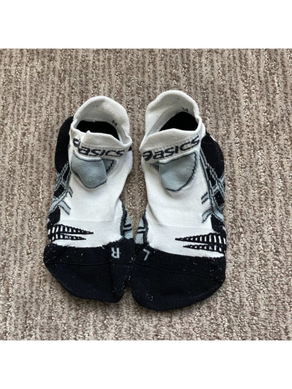 Men's Medium 6-8 Asics Kayano Lightweight No Show Tab Socks White Black